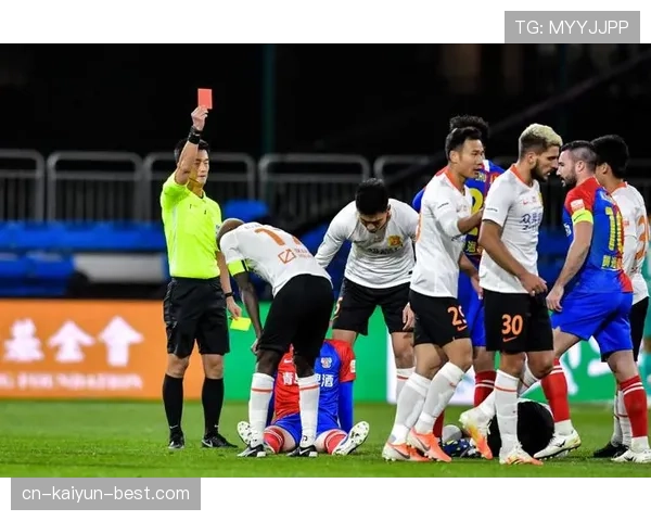 点球规则：禁区内犯规的判罚关键与裁判要点