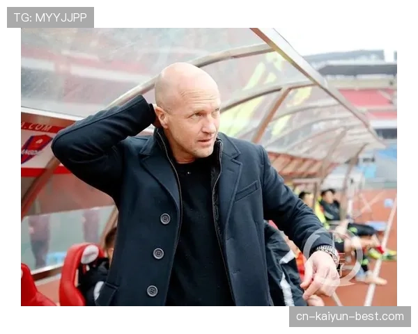 强强对话中撕开后防线，克鲁伊夫直塞显角色变胜今人